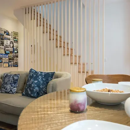 Apartment Plum Guide - Silhouettes Lissabon